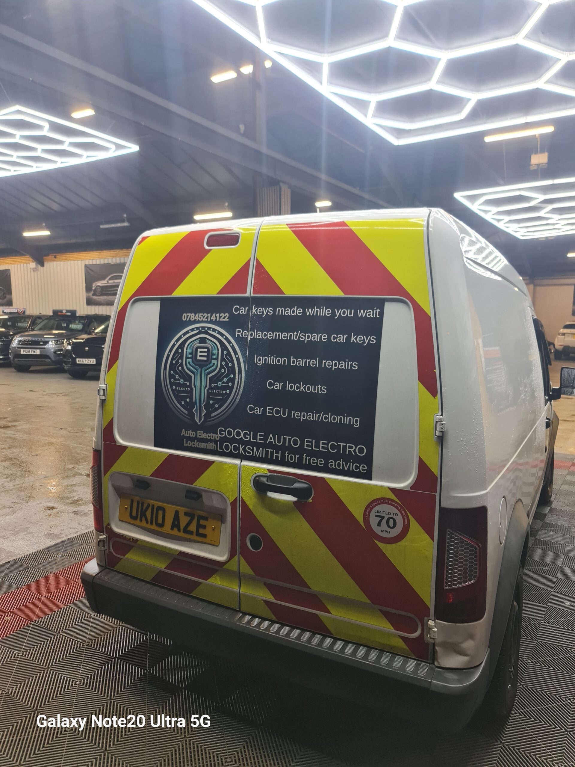Auto locksmith job, December 2025