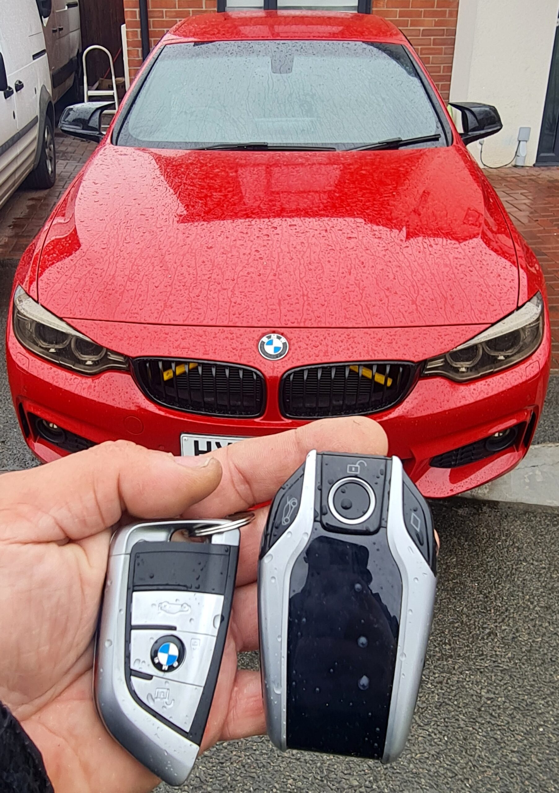 Car key services including replacement, cutting and programming